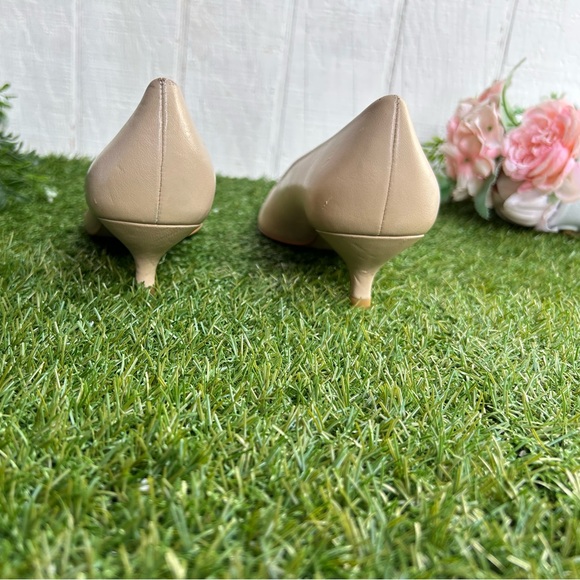 STUART WEITZMAN Nude women pumps kitten heel size 6.5 (store display) like new - Picture 4 of 16
